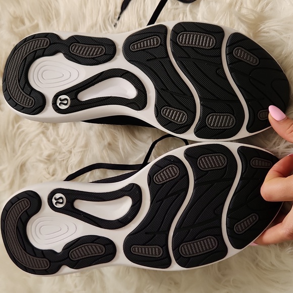 Lululemon Chargefeel Mid Womens Workout Shoe In Black/Anchor/White Size 9.5 - Picture 16 of 17